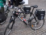 vybavení Helsinských policistů